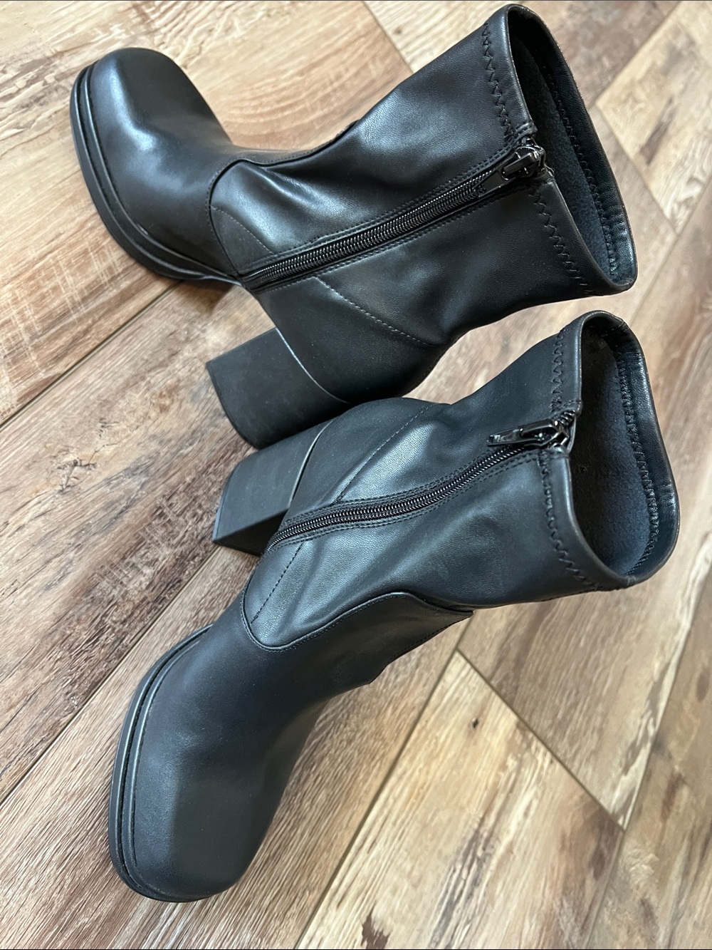 Steve Madden Black Square-Toe Block Heel Ankle Boots - Picture 6 of 7